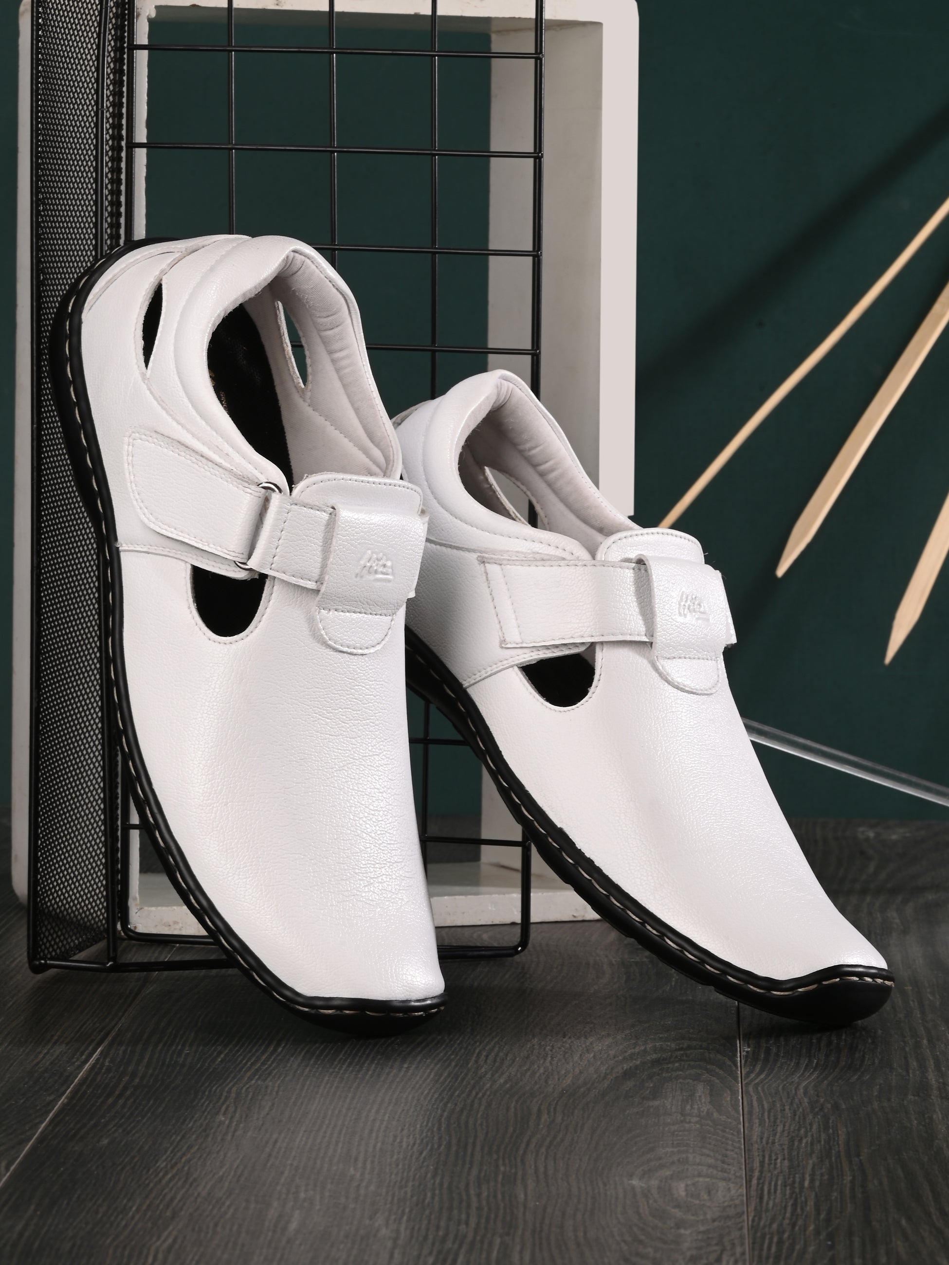 Hitz Men's White Leather Shoe-Style Sandals1