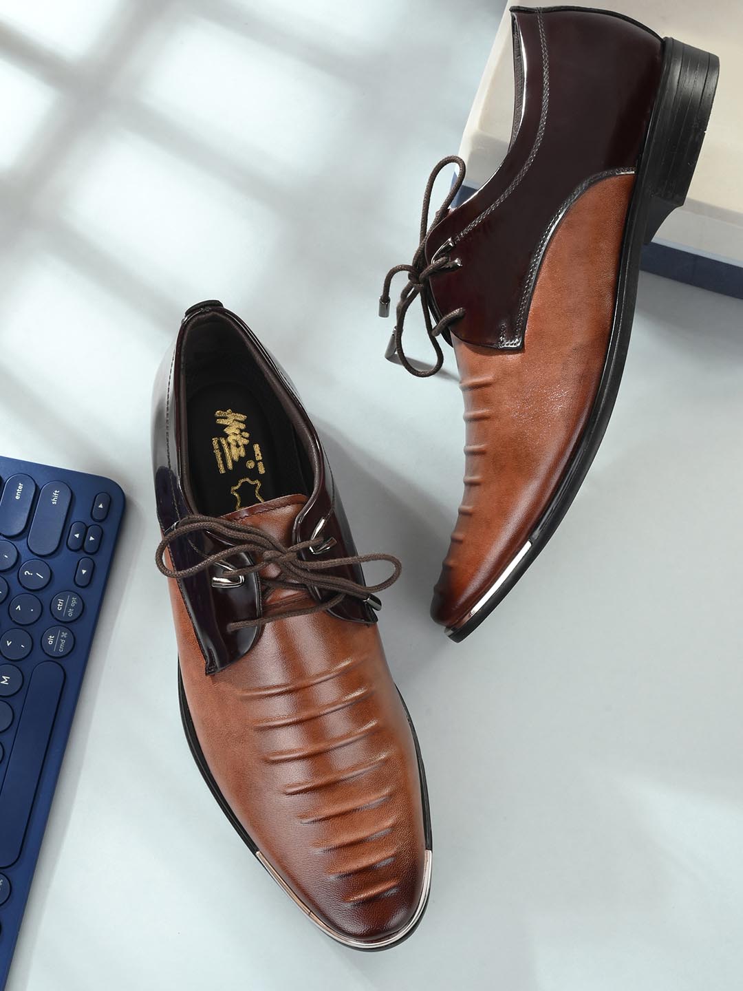 Hitz Men's Brown Leather Lace-up Semi-Formal Shoes