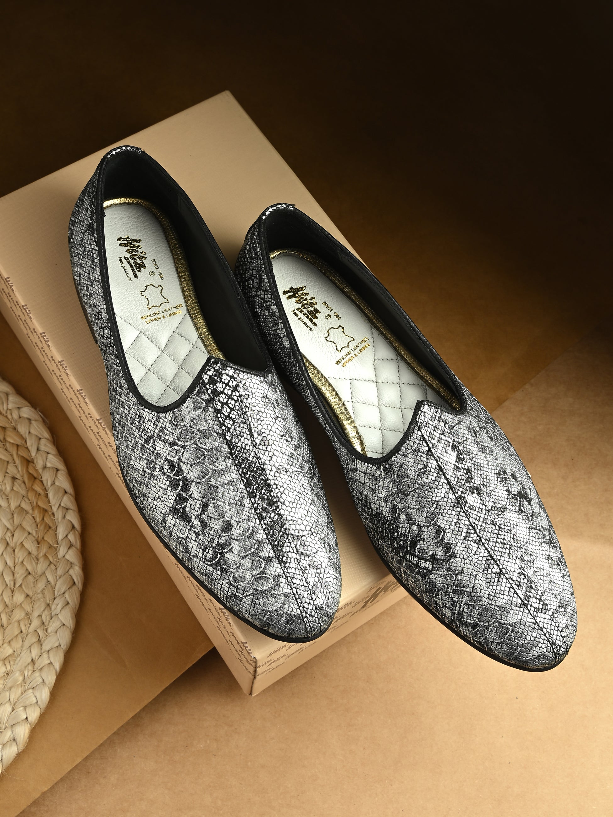 Hitz Men's Silver Leather Ethnic Shoes