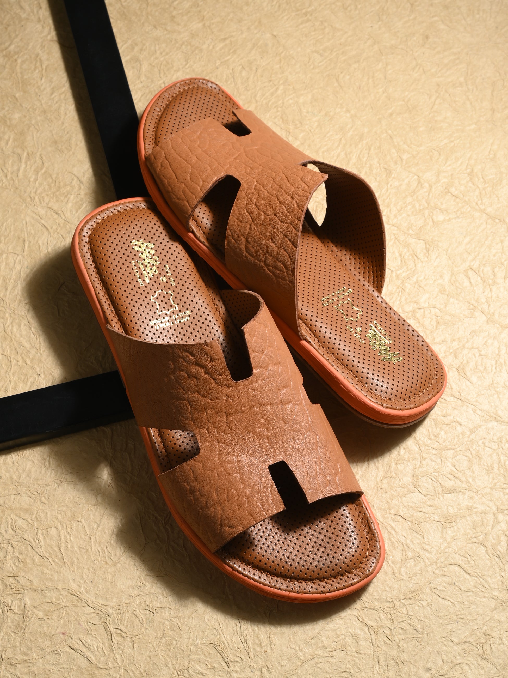 Casual slippers online mens